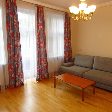 Central Apartment Riepnieku Street Riga Bagian luar foto