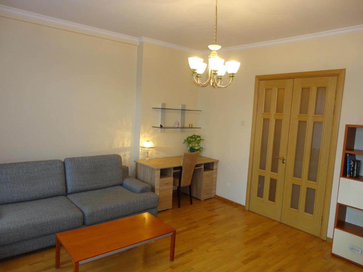 Central Apartment Riepnieku Street Riga Bagian luar foto